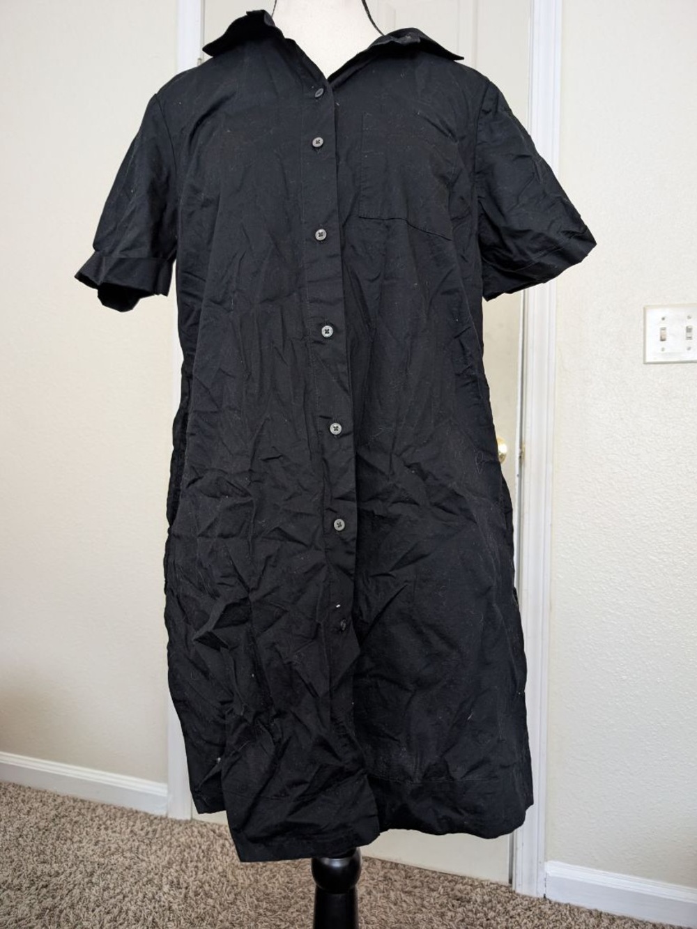 Old Navy Black Garment with Blue Size Tag